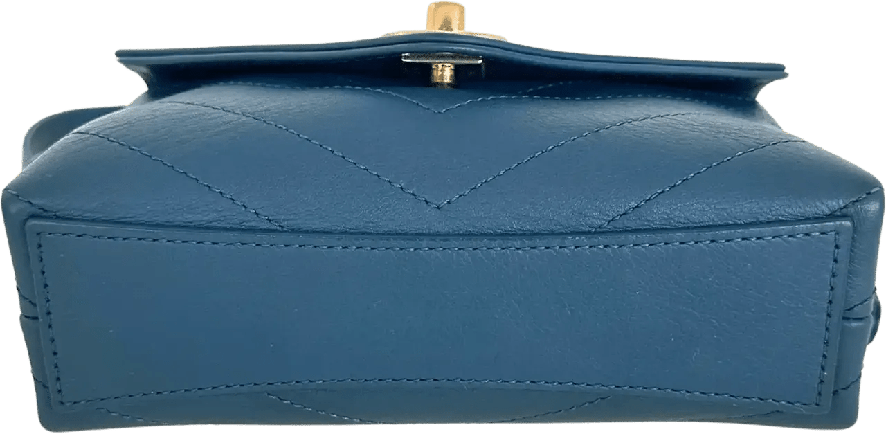 Thumbnail - Chanel Crossbody Bags - Chanel Chevron Coco Waist Bag blue / very good - Gr. unisize - in Blau - für Damen