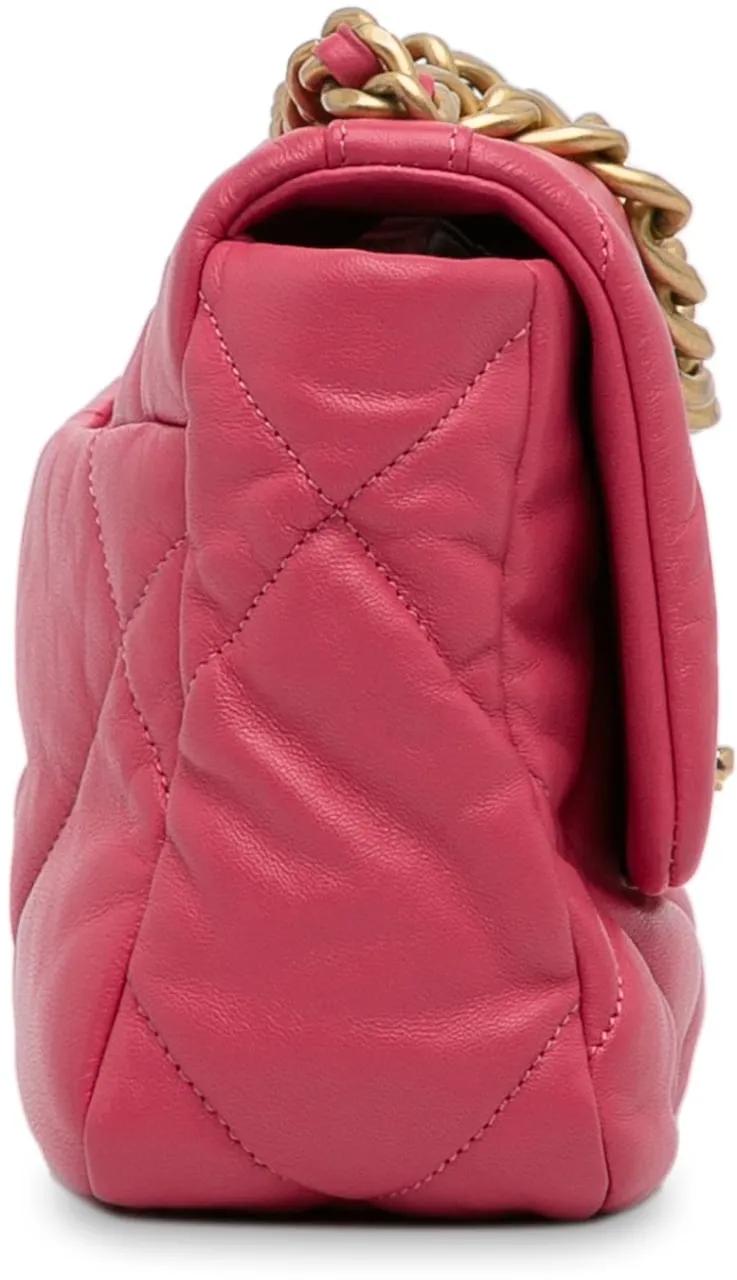Chanel Hobo bags 2019 Medium Lambskin 19 Flap in poeder roze