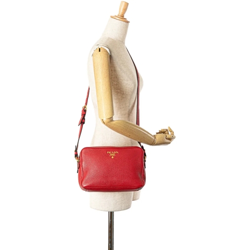 Prada Sac à bandoulière 2000-2013 Vitello Phenix Double Zip Camera Bag rot (Image 21)