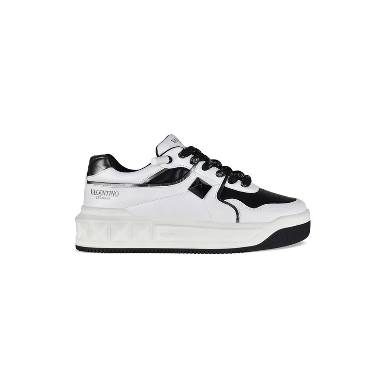 Valentino Garavani Low-Top-Sneaker Low-Top Sneakers With Stud And Sturdy Outsole White