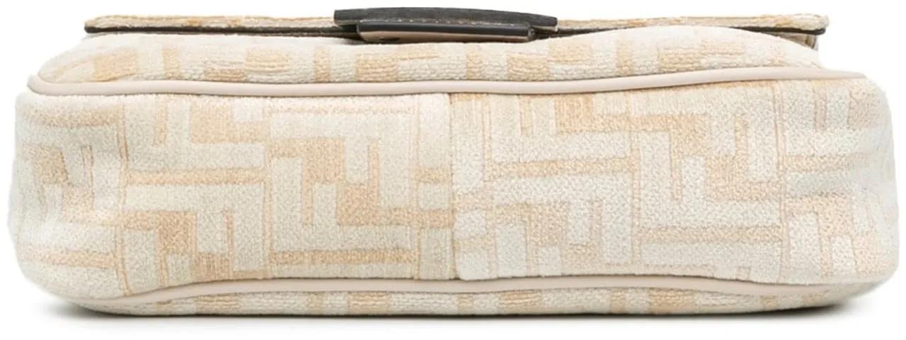 Fendi Shoppers Zucca Canvas Chain Midi Baguette in bruin