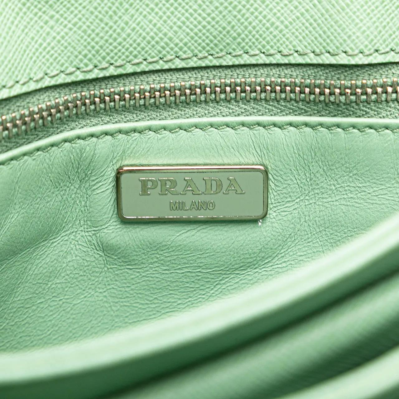 Thumbnail - Prada Hobo Bags - Saffiano Lux Chain Lock Flap - Gr. unisize - in Grün - für Damen