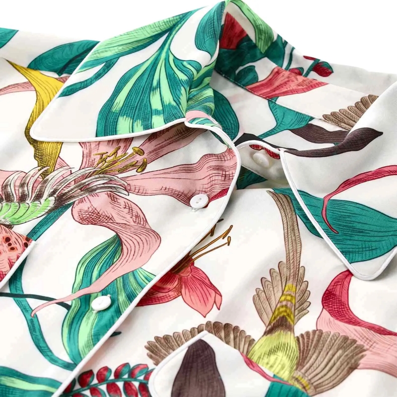 Lavi Bluse Oversized Satinbluse Mida mit Muster weiß(Image 3)