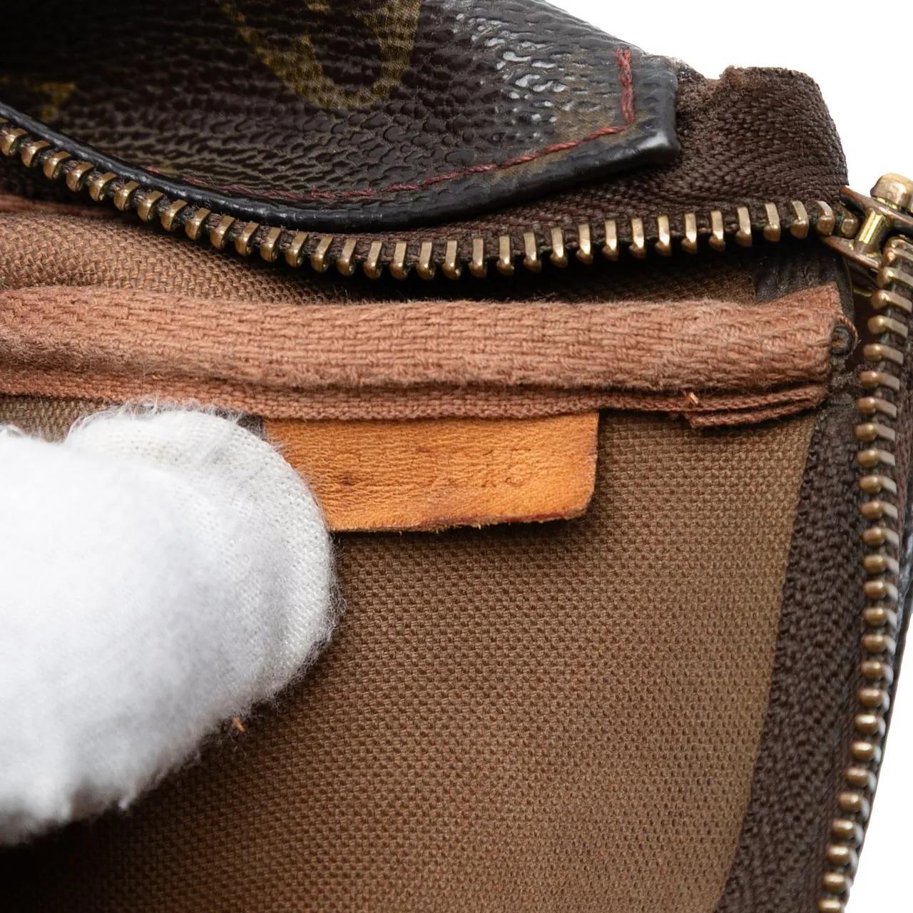 Thumbnail - Louis Vuitton Hobo Bags - Takashi Murakami Monogram Cherry Pochette Accessoi - Gr. unisize - in Braun - für Damen