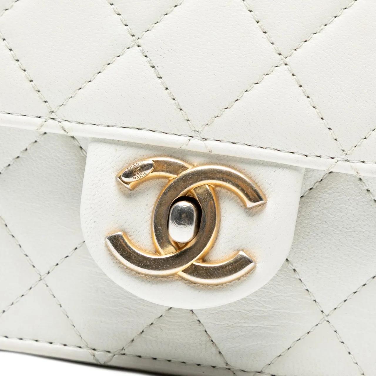 Thumbnail - Chanel Hobo Bags - Medium Lambskin Chic Pearls Flap - Gr. unisize - in Weiß - für Damen