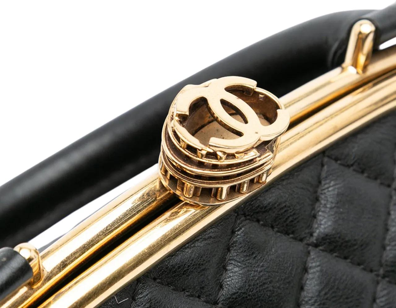 Thumbnail - Chanel Hobo Bags - Paris Rome Quilted Calfskin Colosseum Lock Frame B - Gr. unisize - in Schwarz - für Damen