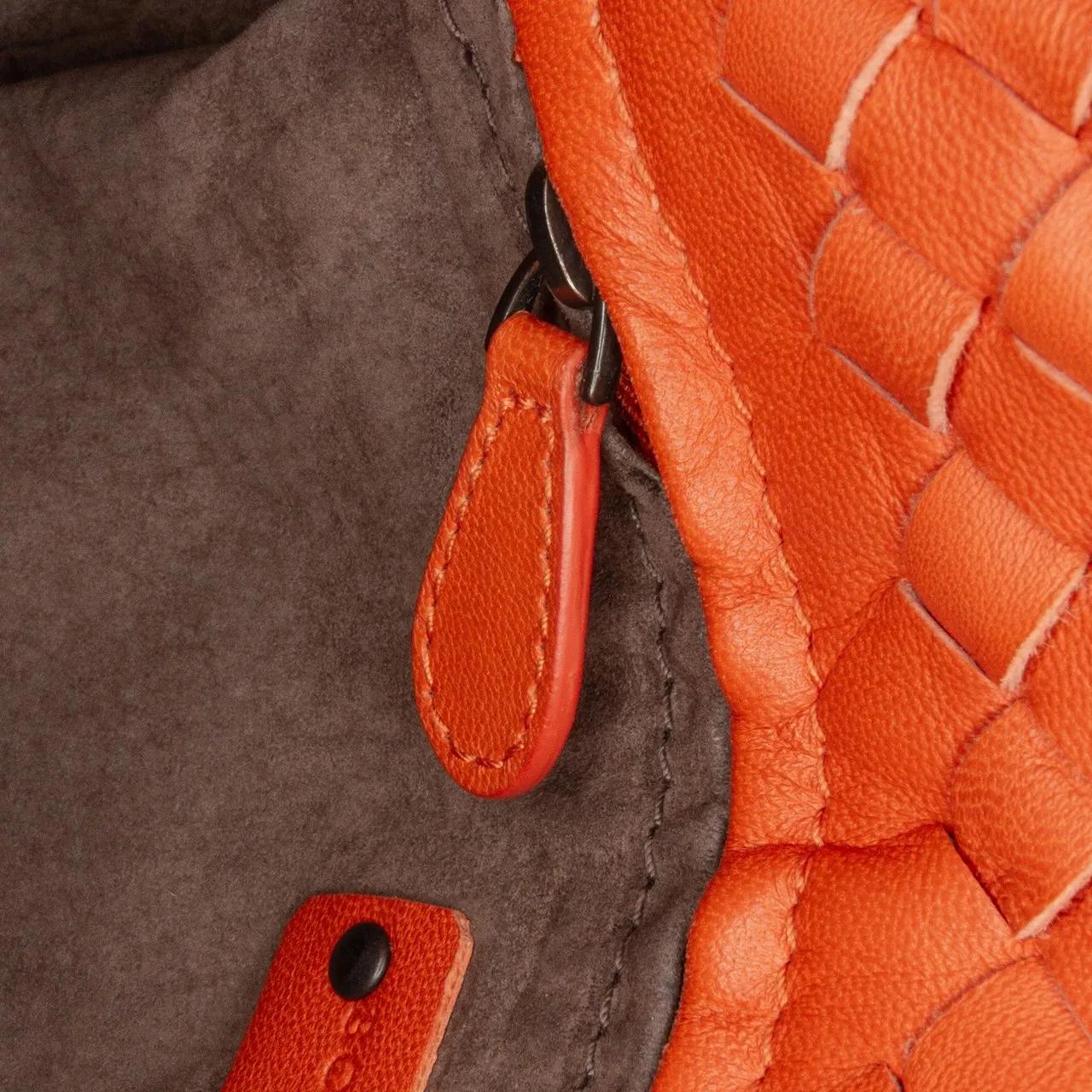 Thumbnail - Bottega Veneta Hobo Bags - 2011 Nappa Intrecciato Bucket Bag - Gr. unisize - in Orange - für Damen