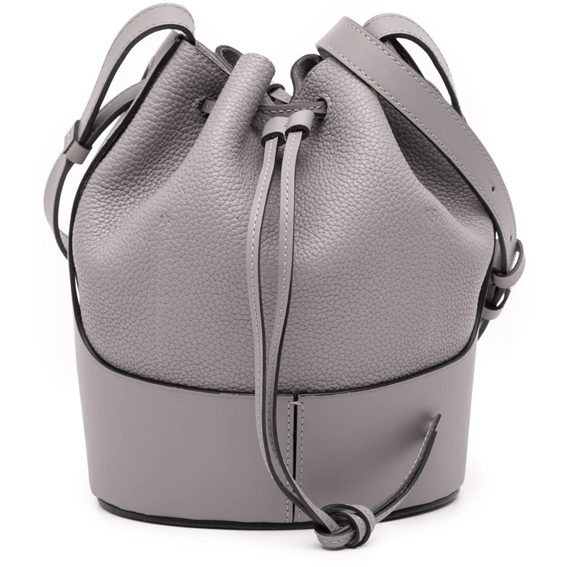 Loewe Sac à bandoulière Medium Leather Balloon Bucket Bag grau