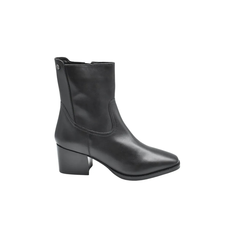 Janet & Janet Stiefel Smooth Leather Ankle Boots With Pointed Toe Black