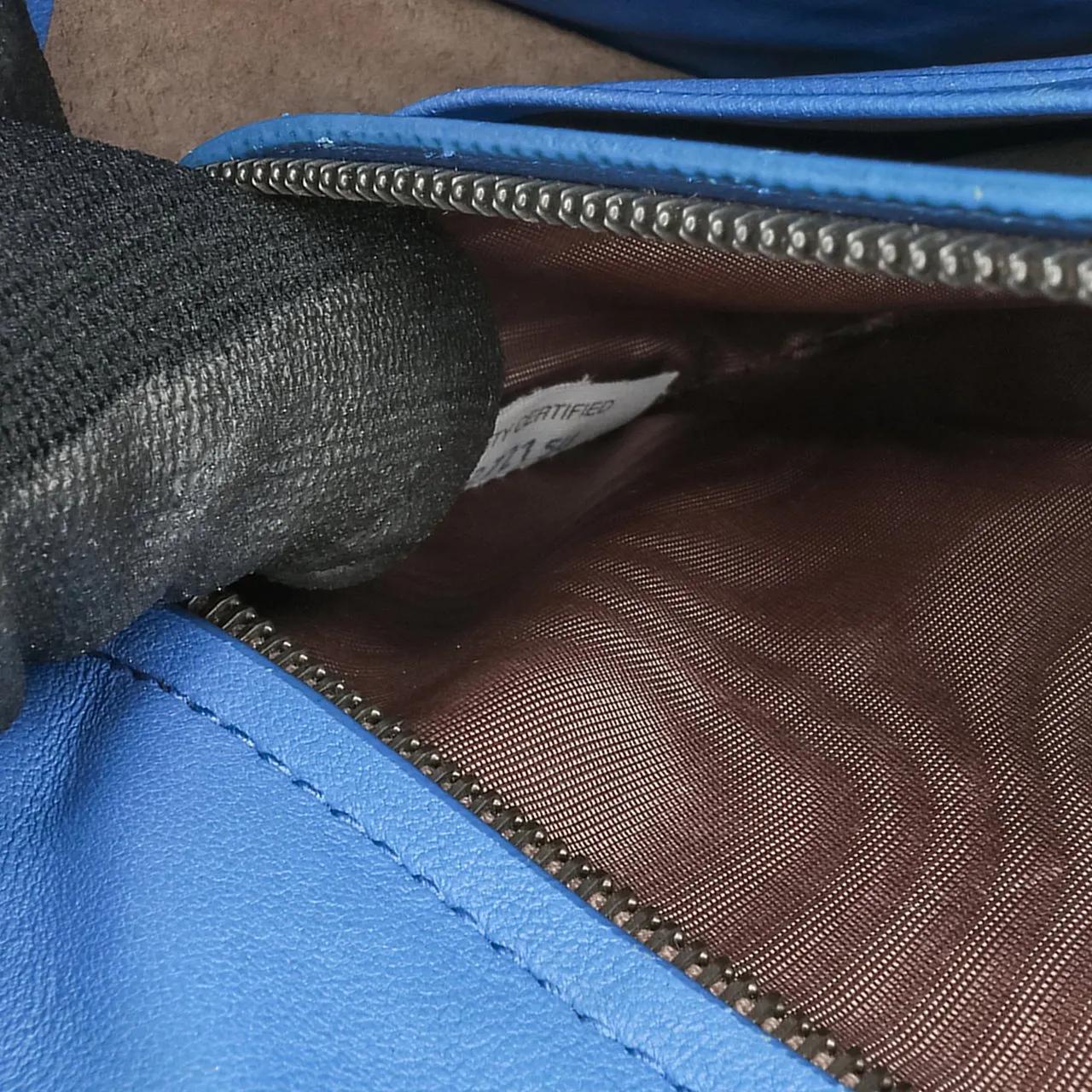 Thumbnail - Bottega Veneta Hobo Bags - 2012-2024 Nappa Intrecciato Zip Around Wallet On C - Gr. unisize - in Blau - für Damen