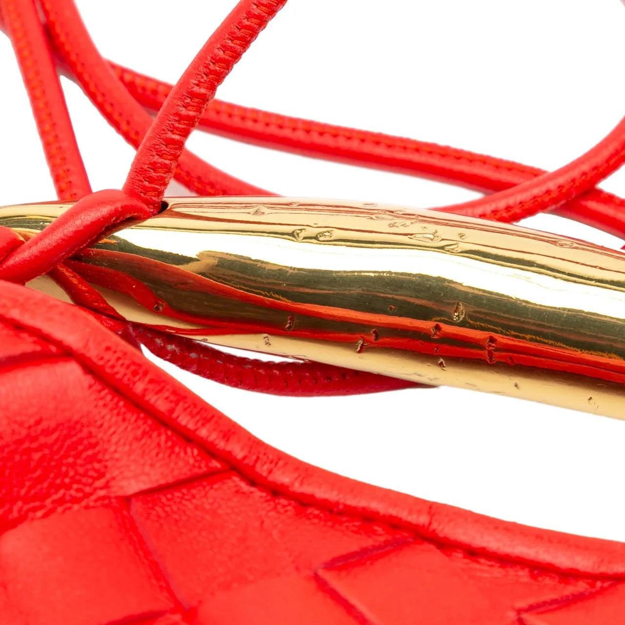 Thumbnail - Bottega Veneta Hobo Bags - Baby Lambskin Intrecciato Sardine - Gr. unisize - in Rot - für Damen