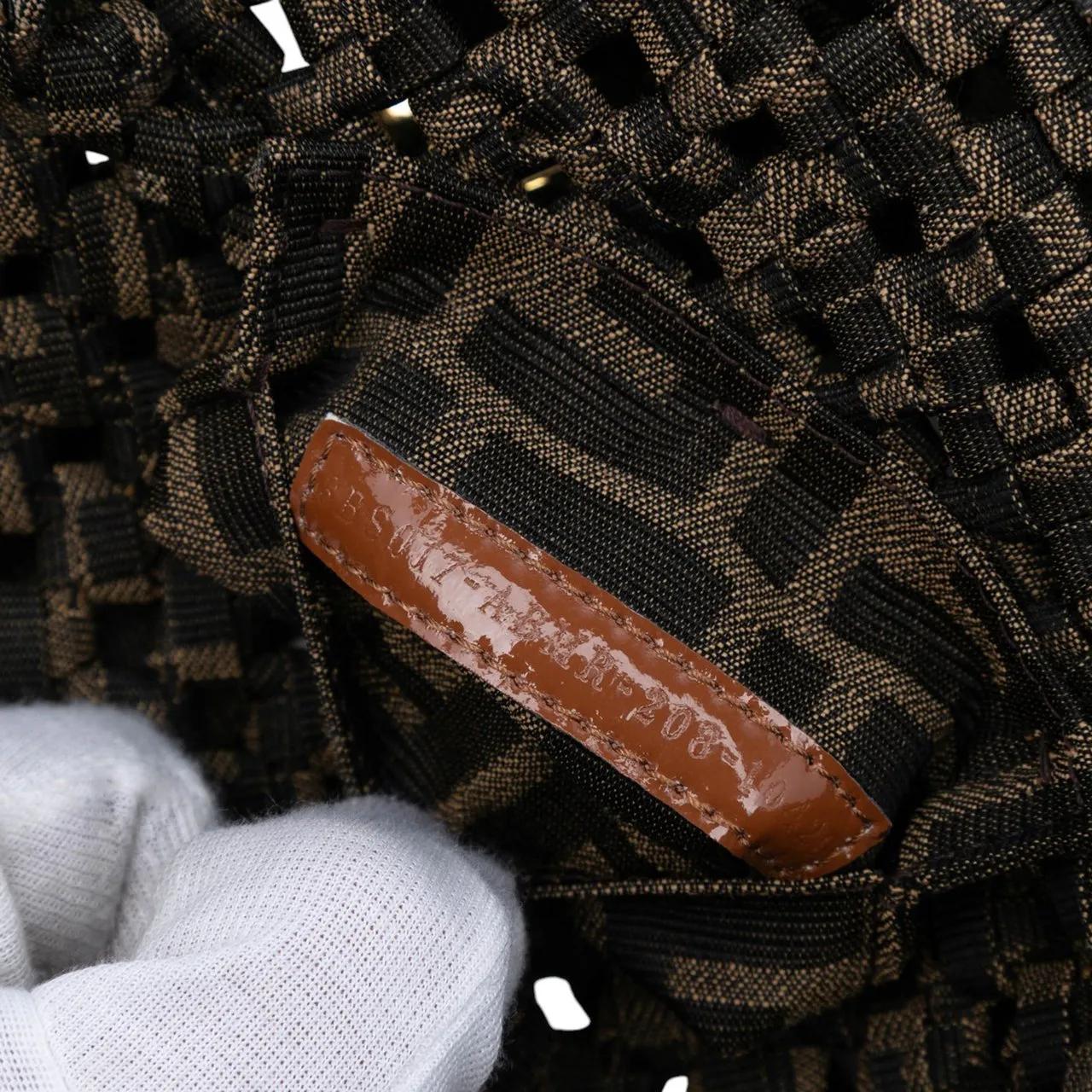 Thumbnail - Fendi Hobo Bags - Mini Interlaced Canvas Zucca Baguette Satchel - Gr. unisize - in Braun - für Damen