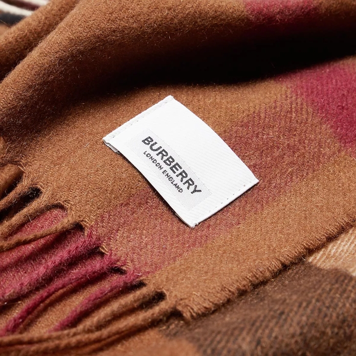 Burberry half cheap mega scarf