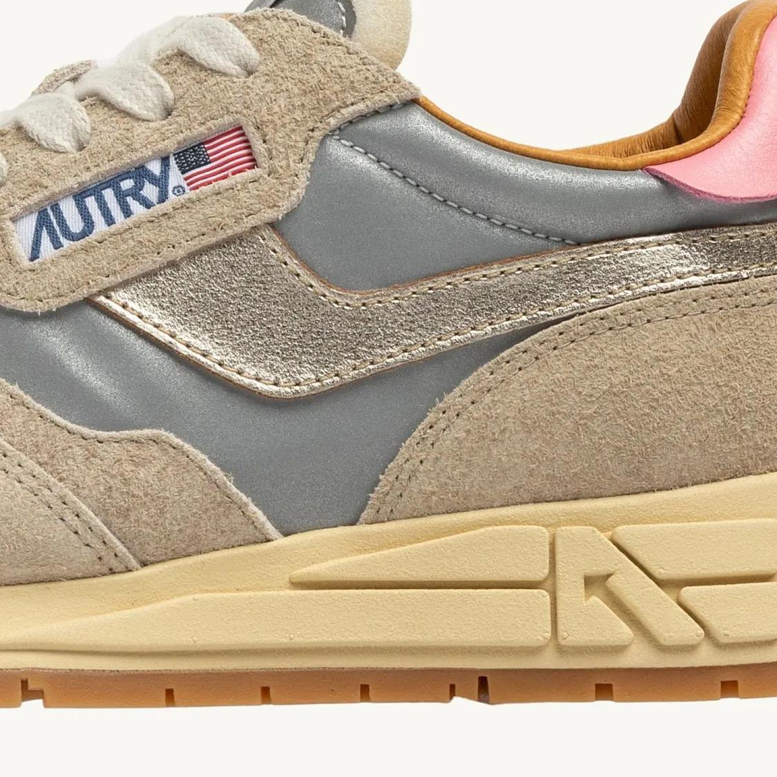 Thumbnail - Autry Low-Top Sneaker - Panel-Designed Sneakers Crafted From Suede And Nyl - Gr. 36 (EU) - in Beige - für Damen