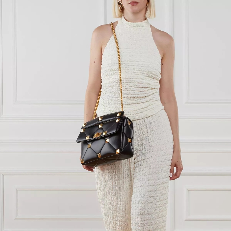 Valentino Garavani Crossbody Bag Roman Stud Quilted Crossbody Bag Nero(Image 2)