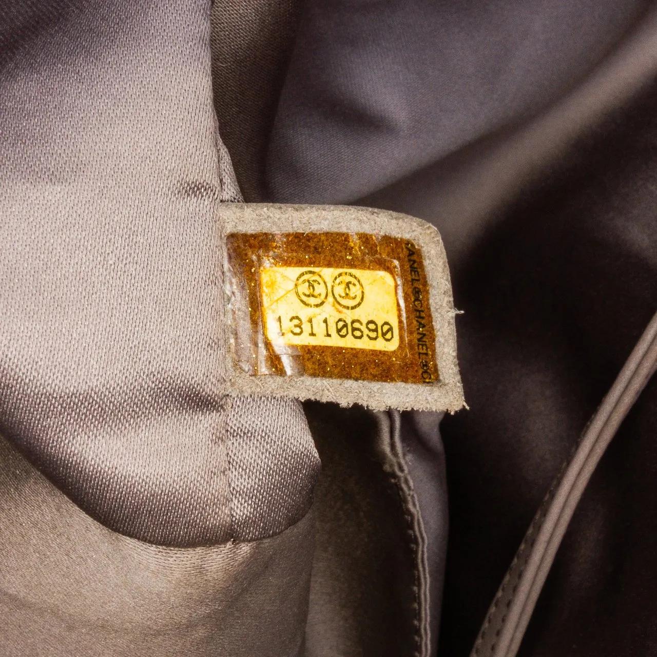 Thumbnail - Chanel Shopper - Large Quilted Tweed and Vinyl Funny Patchwork Tote - Gr. unisize - in Grau - für Damen