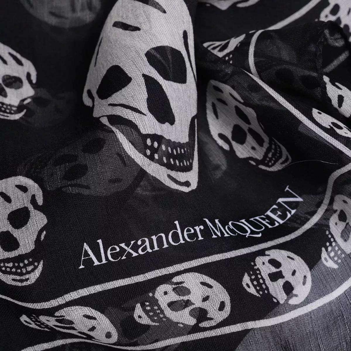 Alexander McQueen Skull Scarf 104X120 Black Ivory Lightweight Scarf