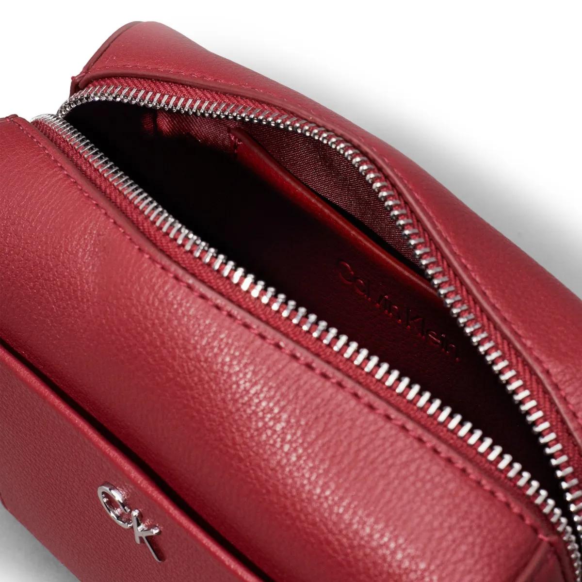 Calvin Klein Crossbody bags Daily Umhängetasche in rood