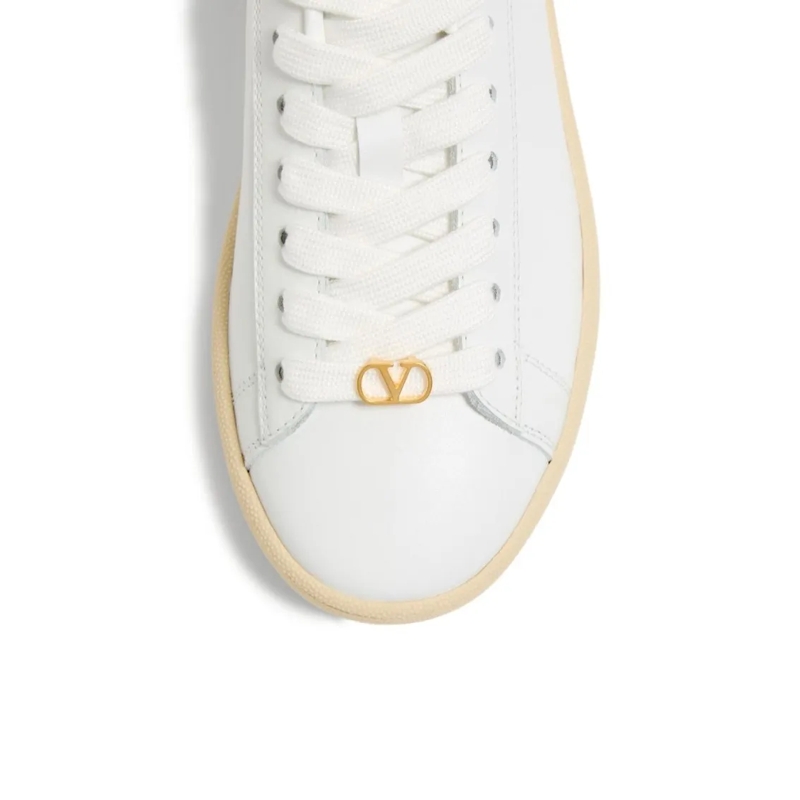 Valentino Garavani Schnürschuhe Low-Top Sneakers With Textured Sole And Chic Accen White(Image 9)