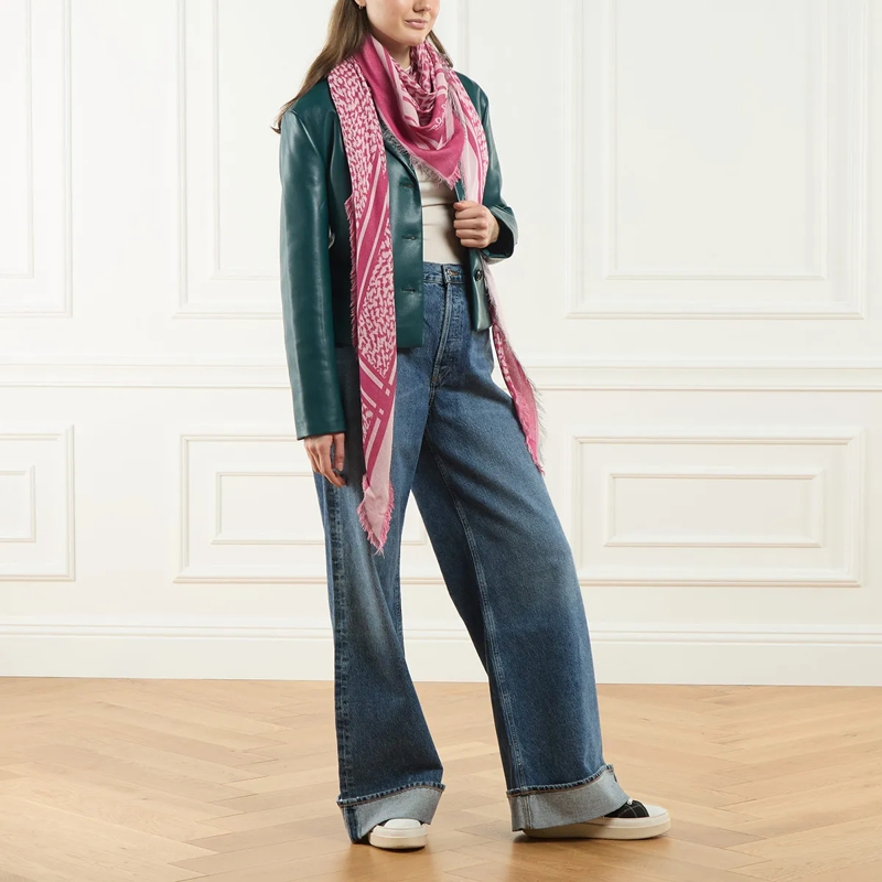 Lala Berlin Leichter Schal Triangle Tilda Swoosh Rose Hot Pink(Image 2)