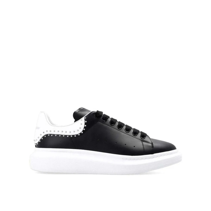 Alexander McQueen Sneaker basse Studded Oversized Sneakers White