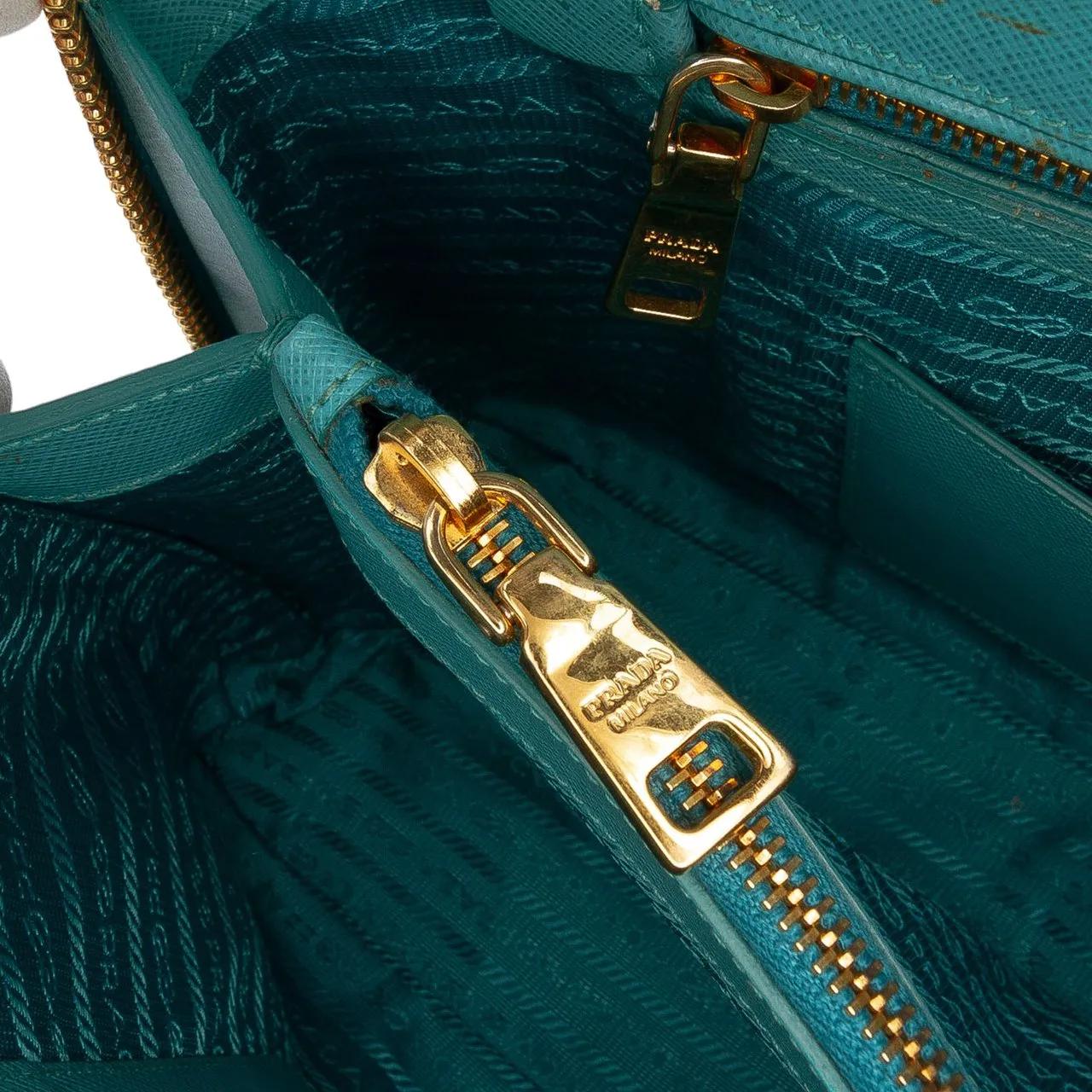 Thumbnail - Prada Hobo Bags - Large Saffiano Lux Promenade Satchel - Gr. unisize - in Blau - für Damen