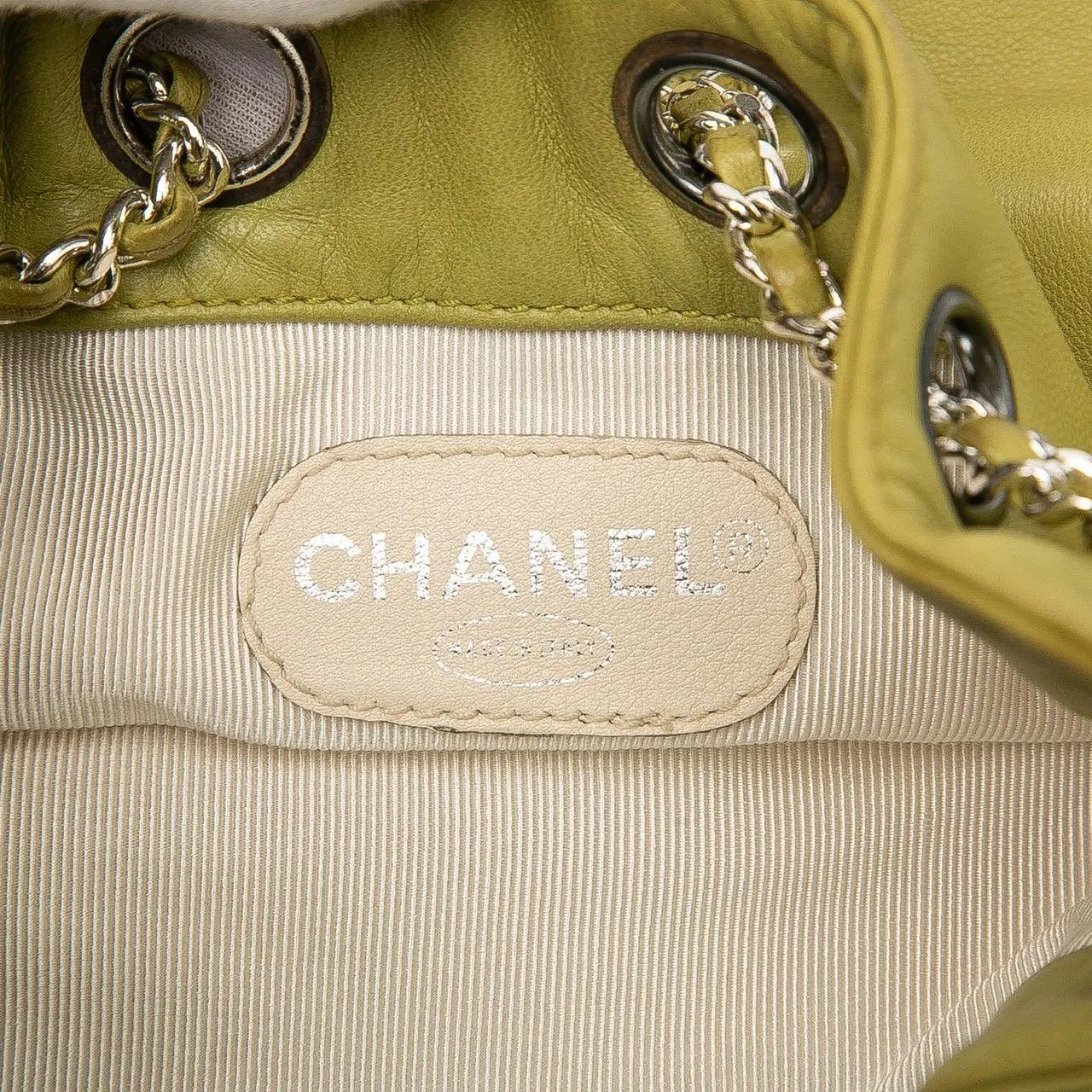Thumbnail - Chanel Rucksäcke - CC Lambskin Drawstring Backpack - Gr. unisize - in Grün - für Damen