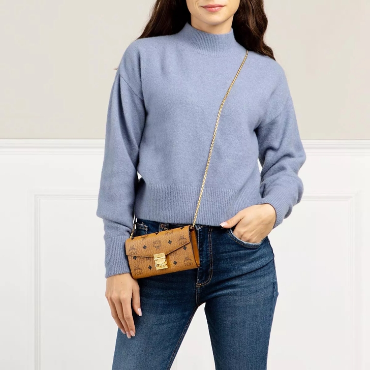 Tracy flap crossbody bag