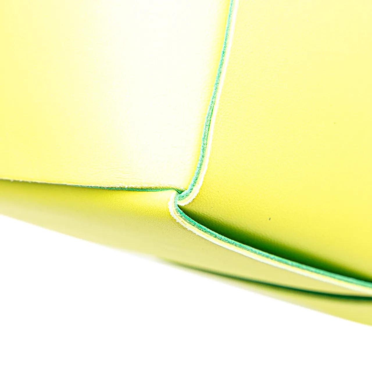 Thumbnail - Bottega Veneta Shopper - Small Nappa Maxi Intrecciato Arco Tote - Gr. unisize - in Gelb - für Damen