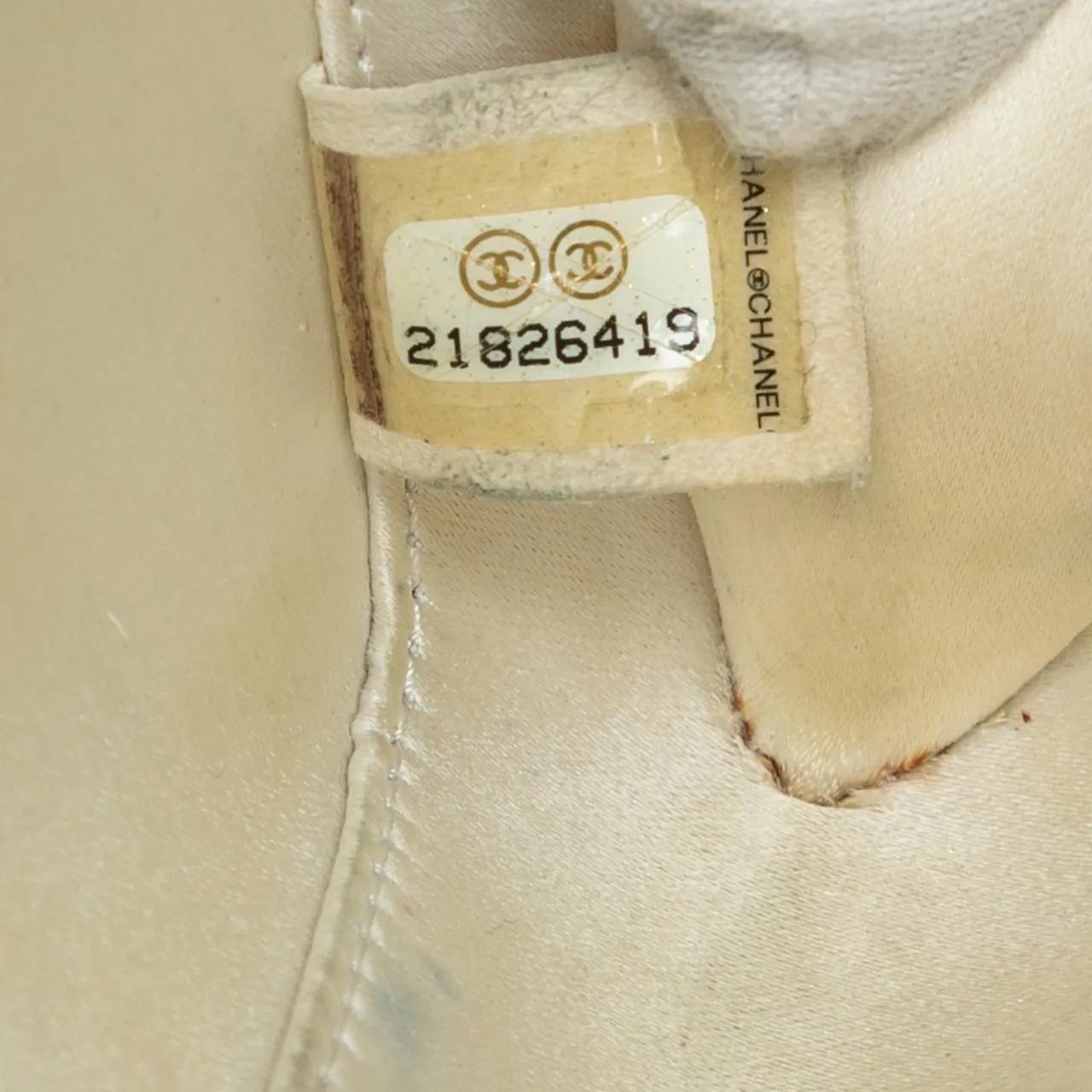 Thumbnail - Chanel Hobo Bags - Quilted Calfskin Korean Garden Clutch on Chain - Gr. unisize - in Weiß - für Damen