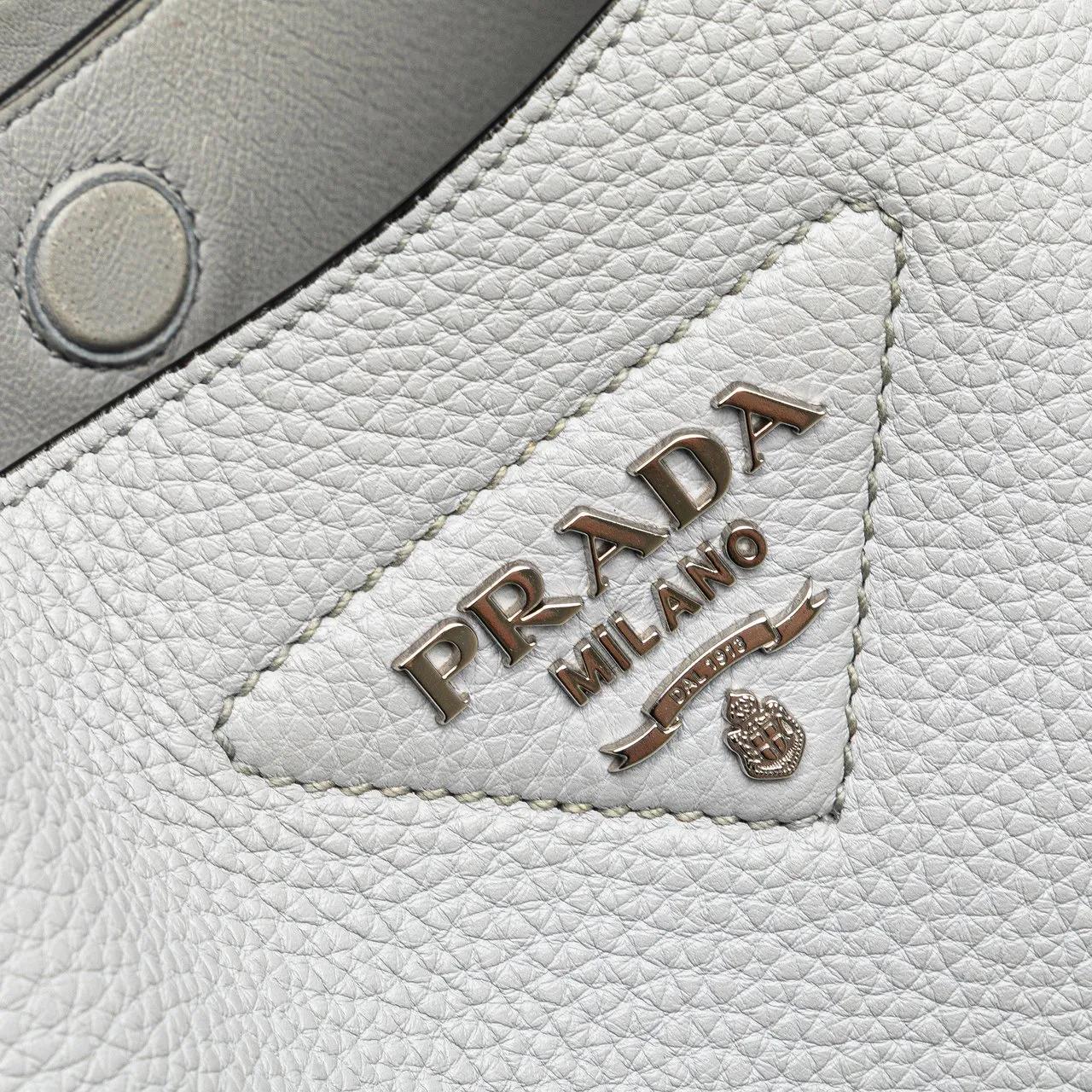 Thumbnail - Prada Hobo Bags - Vitello Daino Dynamique Hobo - Gr. unisize - in Weiß - für Damen