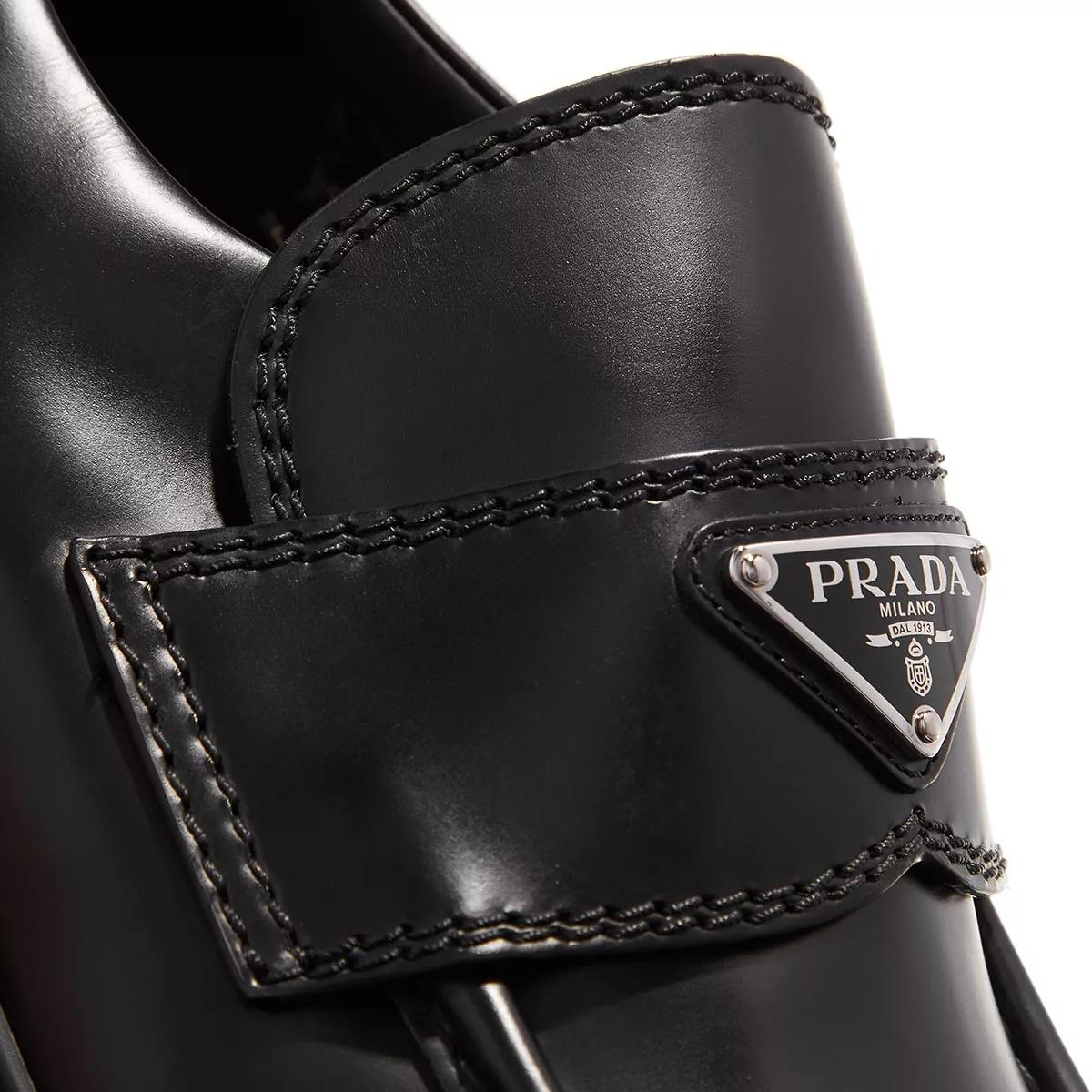 Prada Loafers Monolith Mocassins in zwart