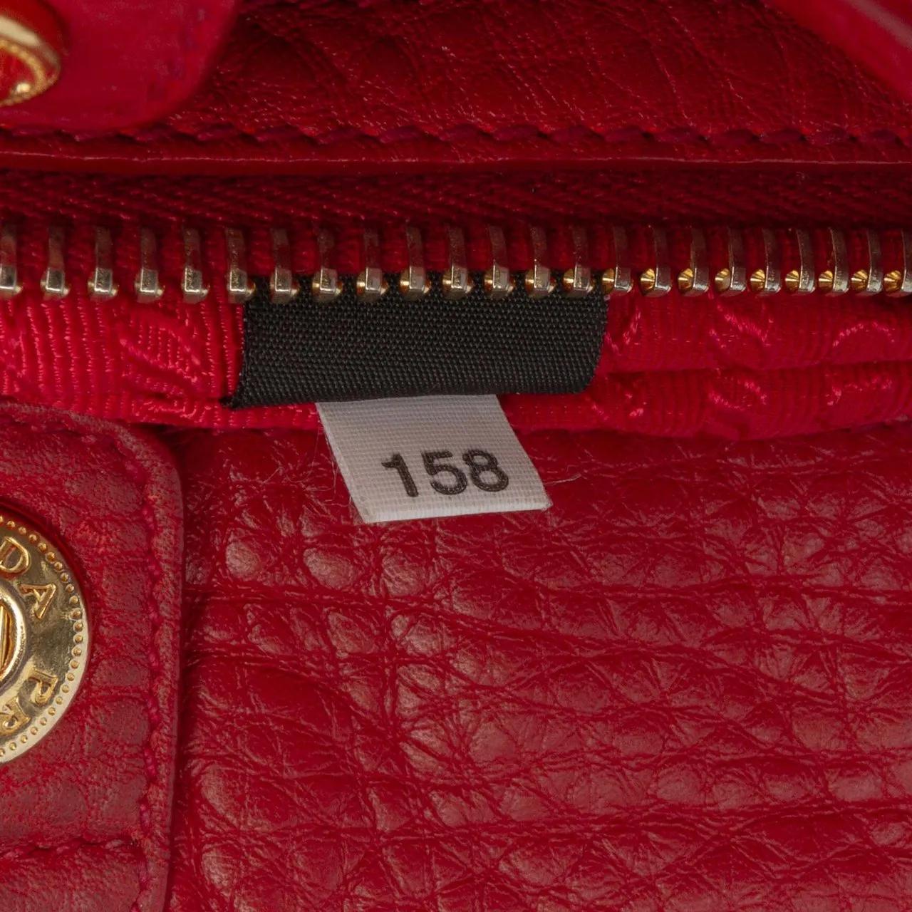 Thumbnail - Prada Hobo Bags - Vitello Daino Side Zip Shopper Tote - Gr. unisize - in Rot - für Damen