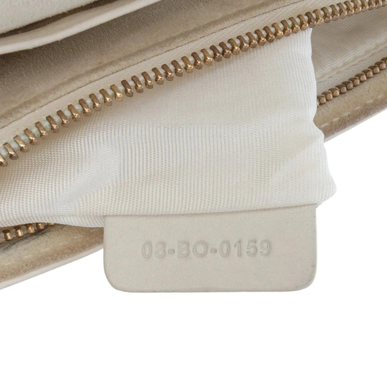 Thumbnail - Christian Dior Hobo Bags - Studded Lambskin Diorama Wallet on Chain - Gr. unisize - in Weiß - für Damen