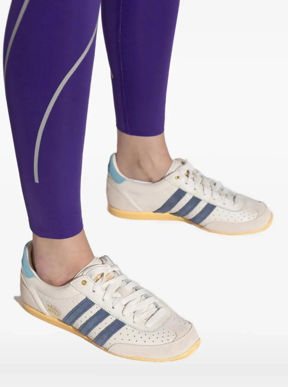 Thumbnail - Adidas Low-Top Sneaker - Japan W Owhite/prloin/orgtin - Gr. US_6_5 - in Weiß - für Damen