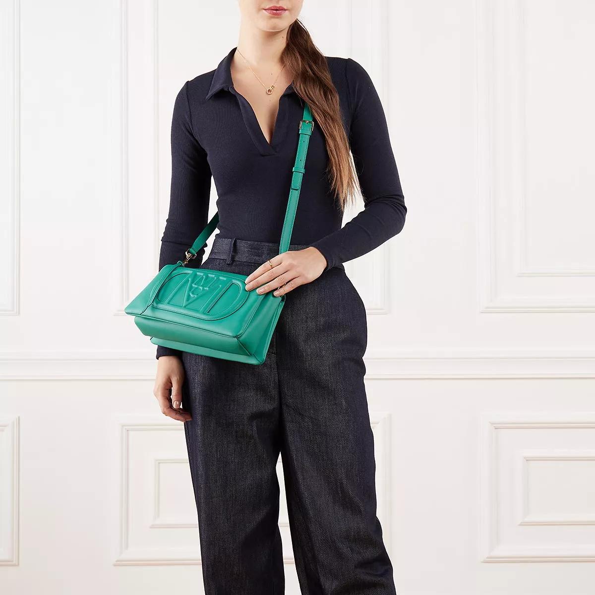 MCM Pochettes Mode Travia Shoulder Small in groen