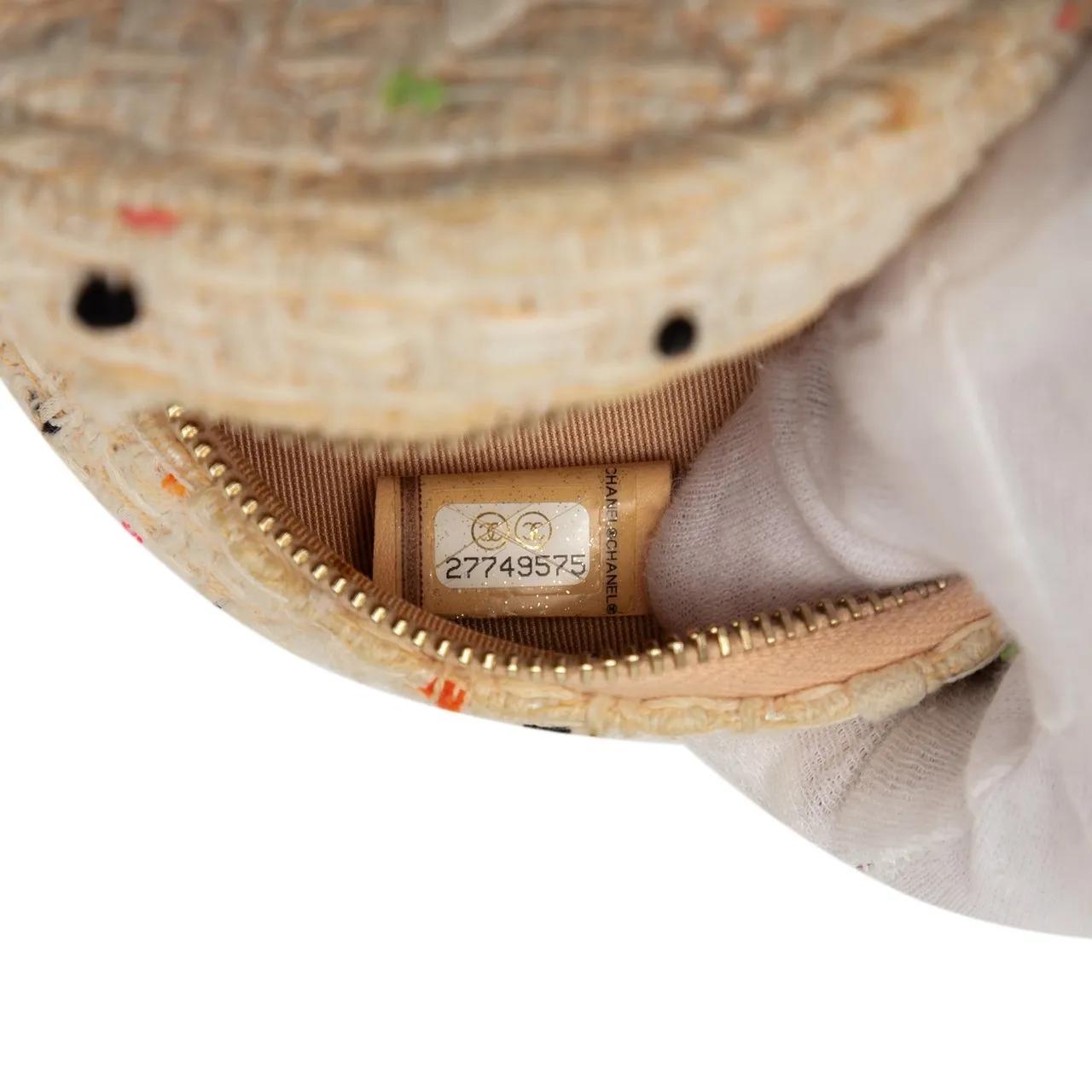 Thumbnail - Chanel Hobo Bags - CC Quilted Tweed Round Crossbody - Gr. unisize - in Braun - für Damen