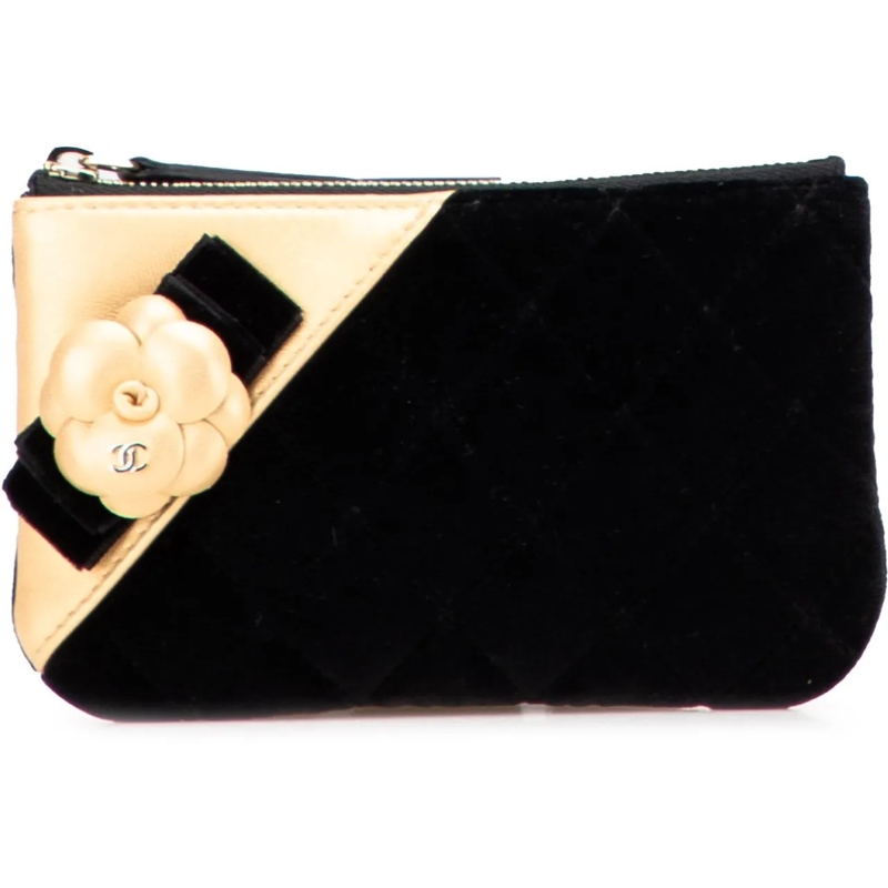 Chanel Nécessaire CC Quilted Velvet Camellia Pouch schwarz