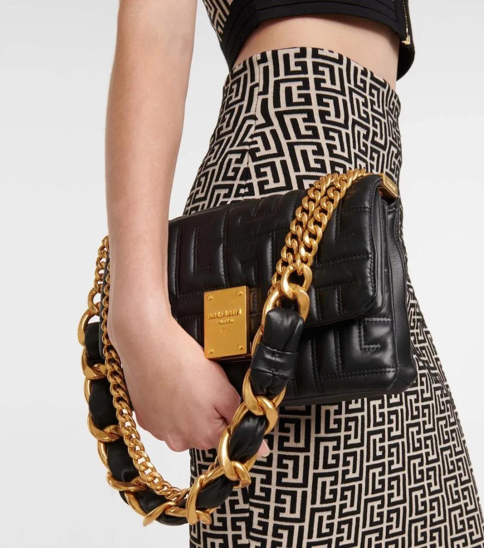 Thumbnail - Balmain Hobo Bags - 1945 Soft Quilted Leather Shoulder Bag - Gr. unisize - in Schwarz - für Damen