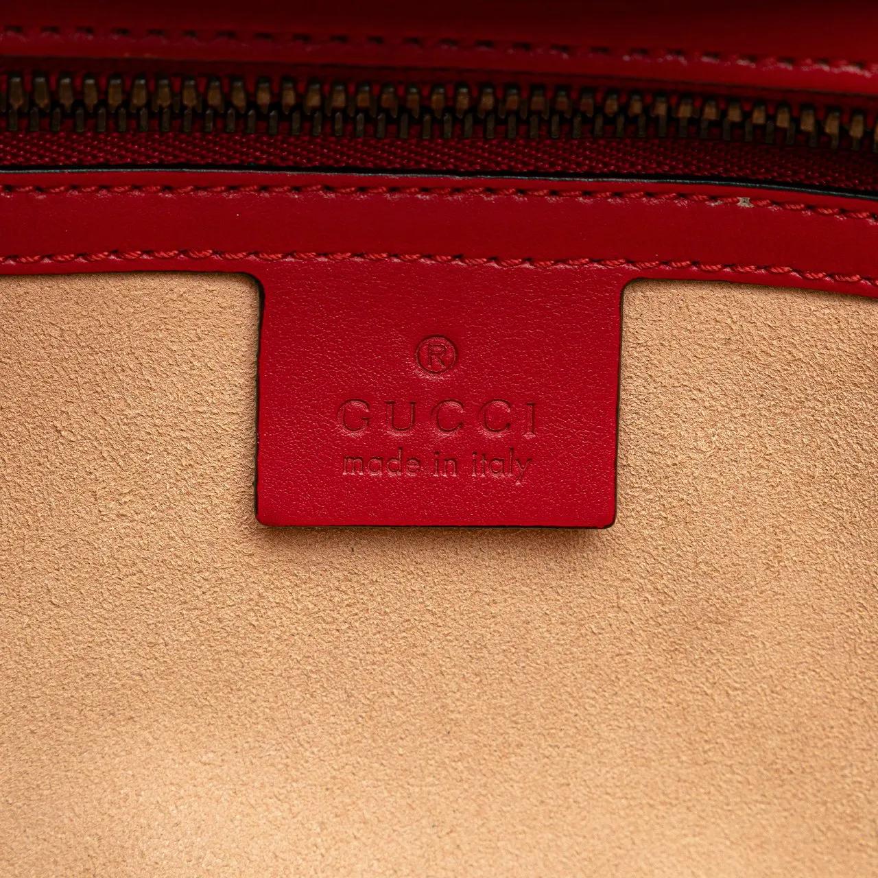 Thumbnail - Gucci Hobo Bags - Small GG Marmont Matelasse Leather Sylvie Top Hand - Gr. unisize - in Rot - für Damen