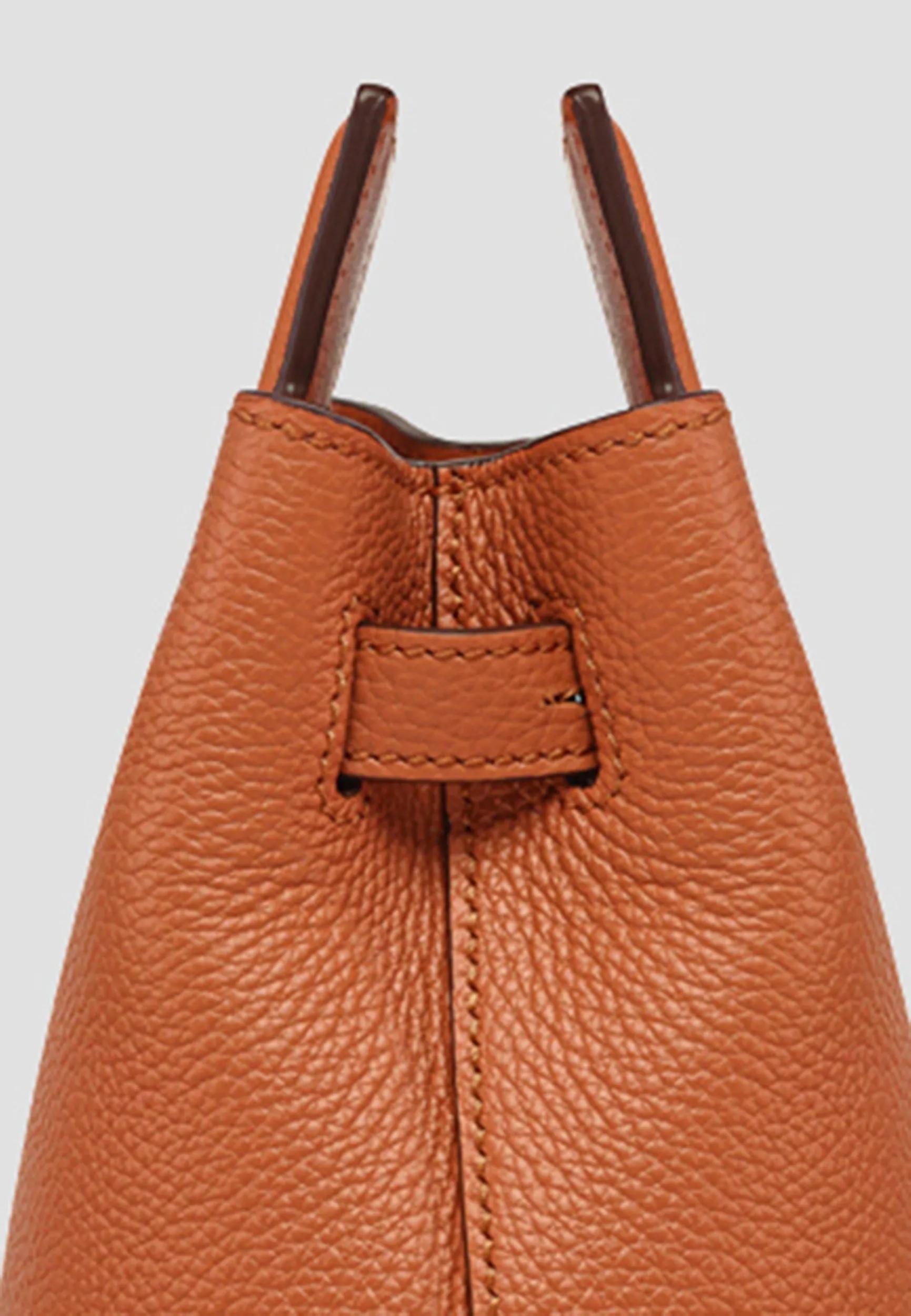 Thumbnail - MCM Crossbody Bags - Crossbody Bags Soft Diamond Umhängetasche aus gena - Gr. unisize - in Orange - für Damen