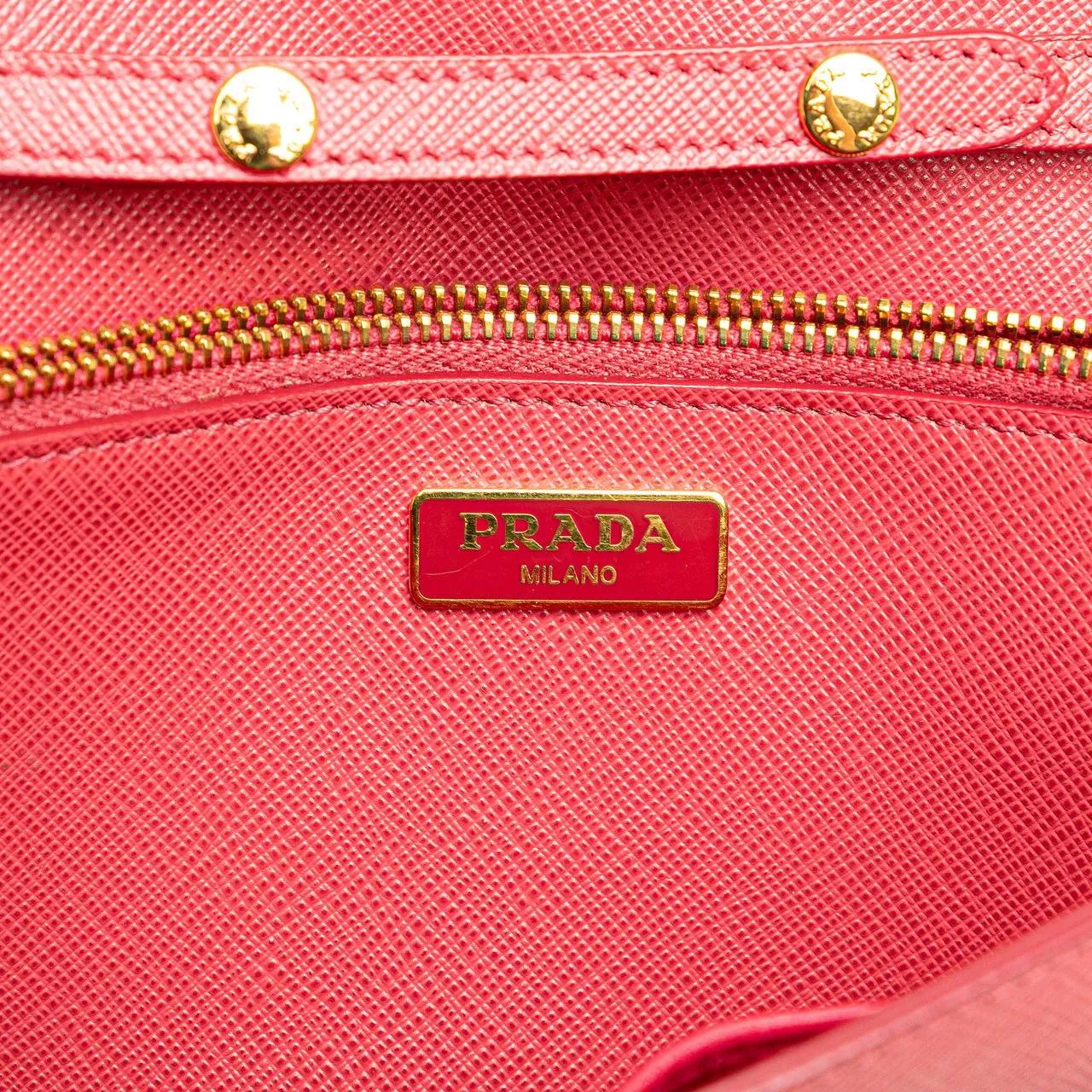 Thumbnail - Prada Hobo Bags - Saffiano Lux Bow Wallet On Strap - Gr. unisize - in Gold - für Damen