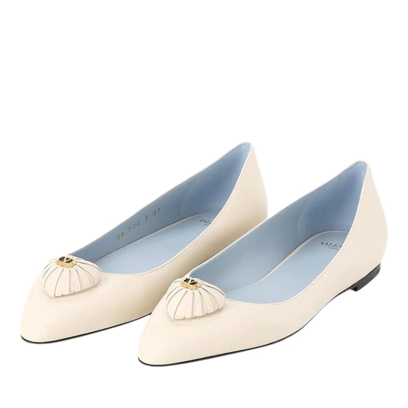 Valentino Garavani Schnürschuhe Ballerinas mit Herz-Detail weiß