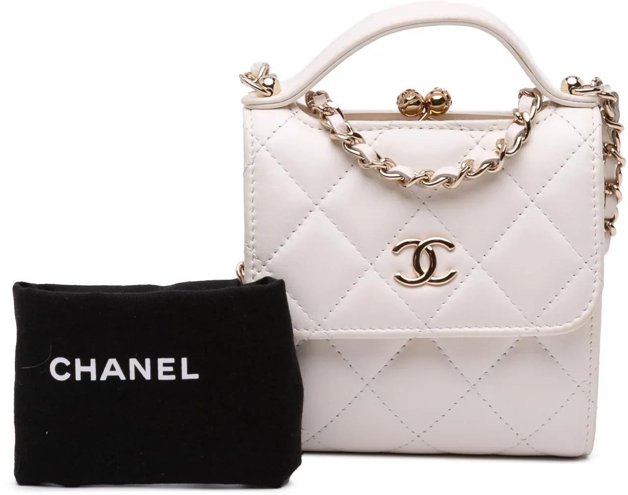 Thumbnail - Chanel Hobo Bags - 2021-2024 Mini CC Quilted Lambskin Kiss Lock Frame - Gr. unisize - in Weiß - für Damen
