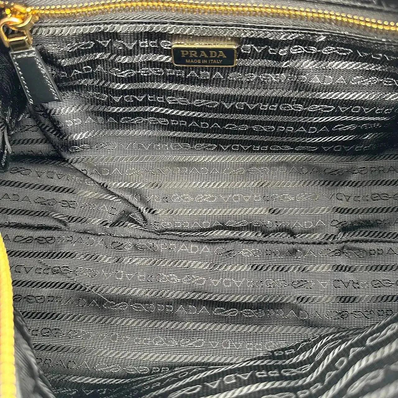 Thumbnail - Prada Hobo Bags - Prada medium-sized handle bag made of Re-Nylon and - Gr. unisize - in Schwarz - für Damen