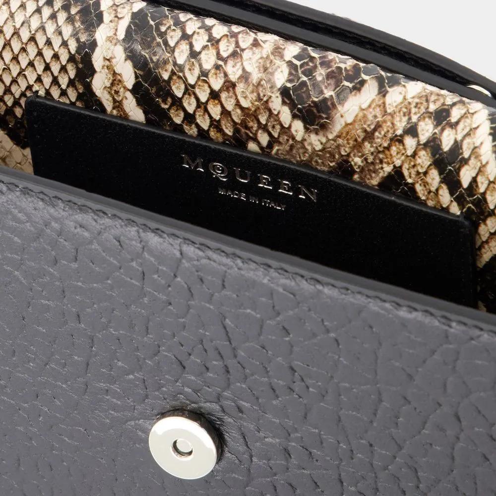 alexander mcqueen Hobo bags Mini Cross Bar Purse Leather Black Silver in zwart