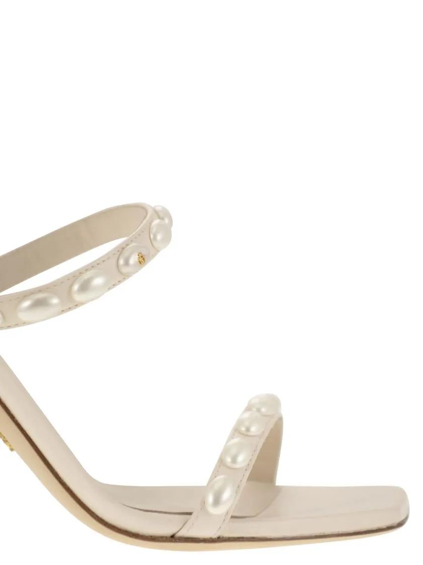 Thumbnail - Stuart Weitzman Sandalen - Pearlita - Sandal With Pearls - Gr. 38,5 (EU) - in Beige - für Damen