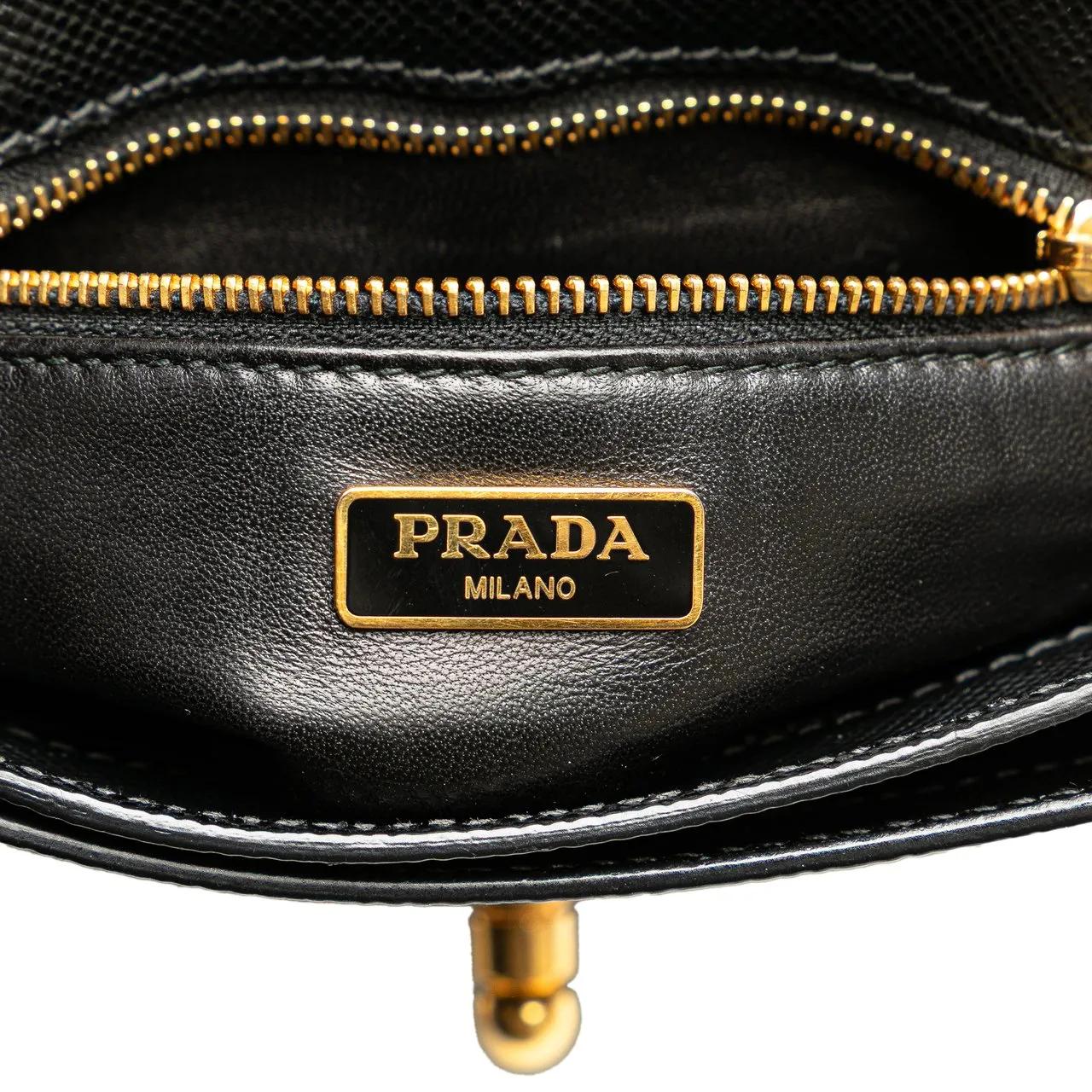 Thumbnail - Prada Hobo Bags - Bicolor Saffiano Cuir Flap Crossbody - Gr. unisize - in Schwarz - für Damen