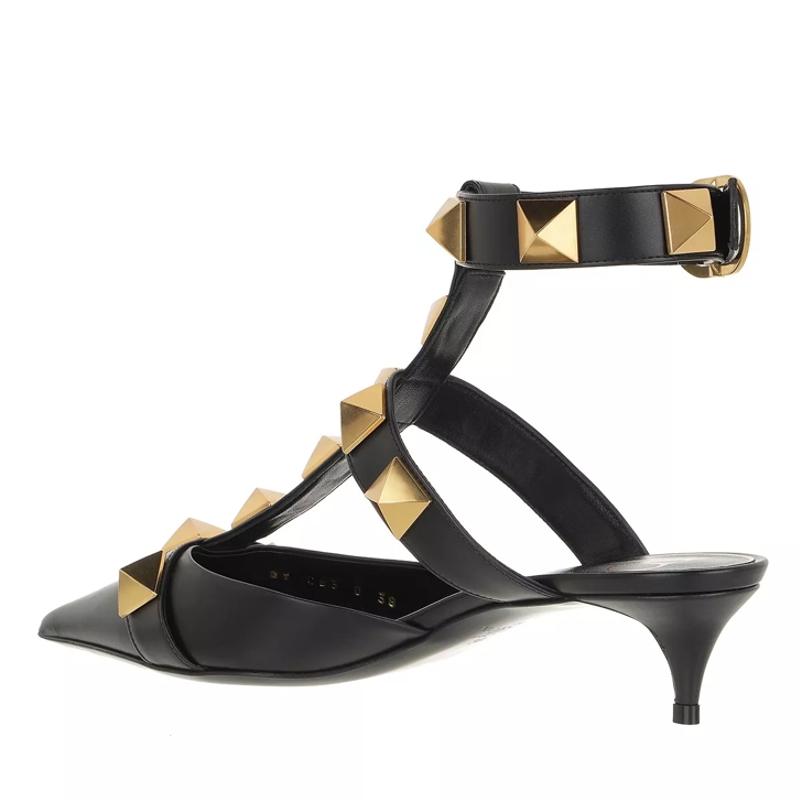 Black sales rockstud sandals