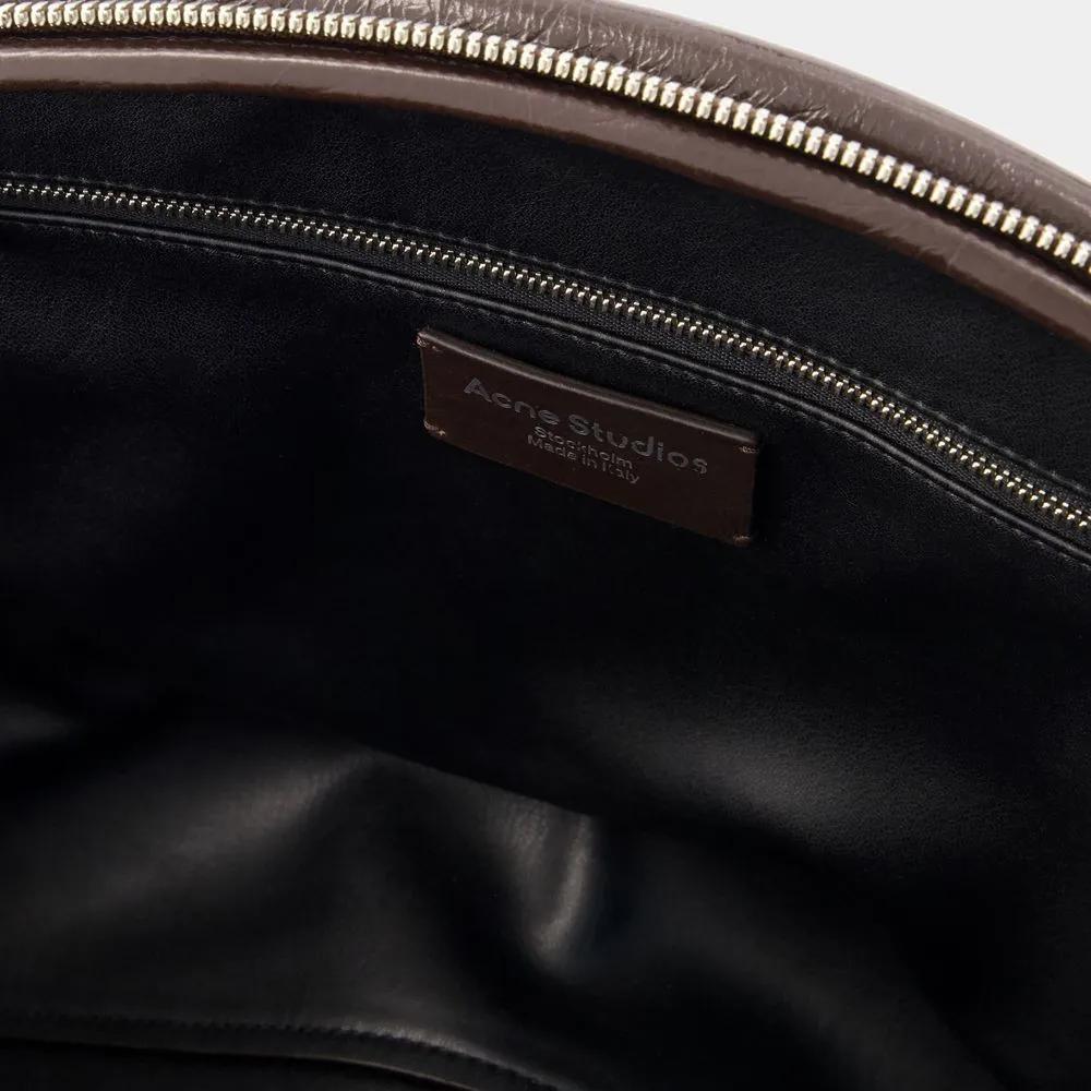 Acne Studios Hobo bags Bowlina Shoulder Bag Leather Brown in zwart
